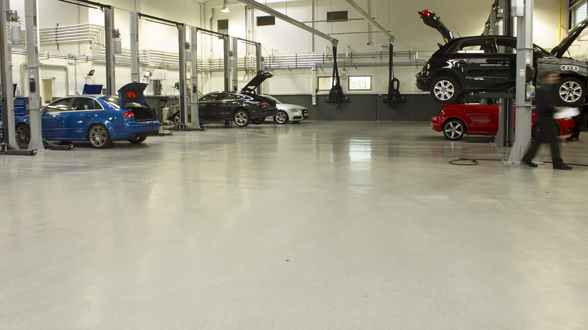 Auto service workshop resin flooring solution